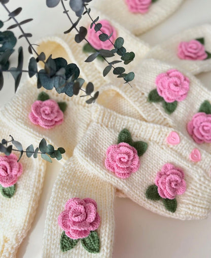 Rose Cardigan decorated with pink roses