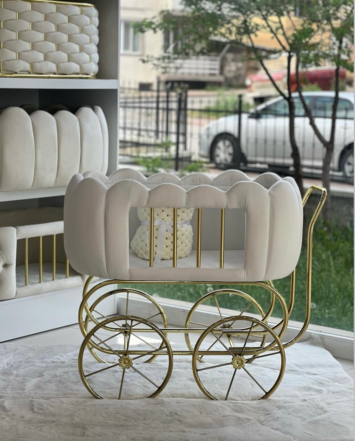 Luxury Baby Crib With Gold Wheels - Cream