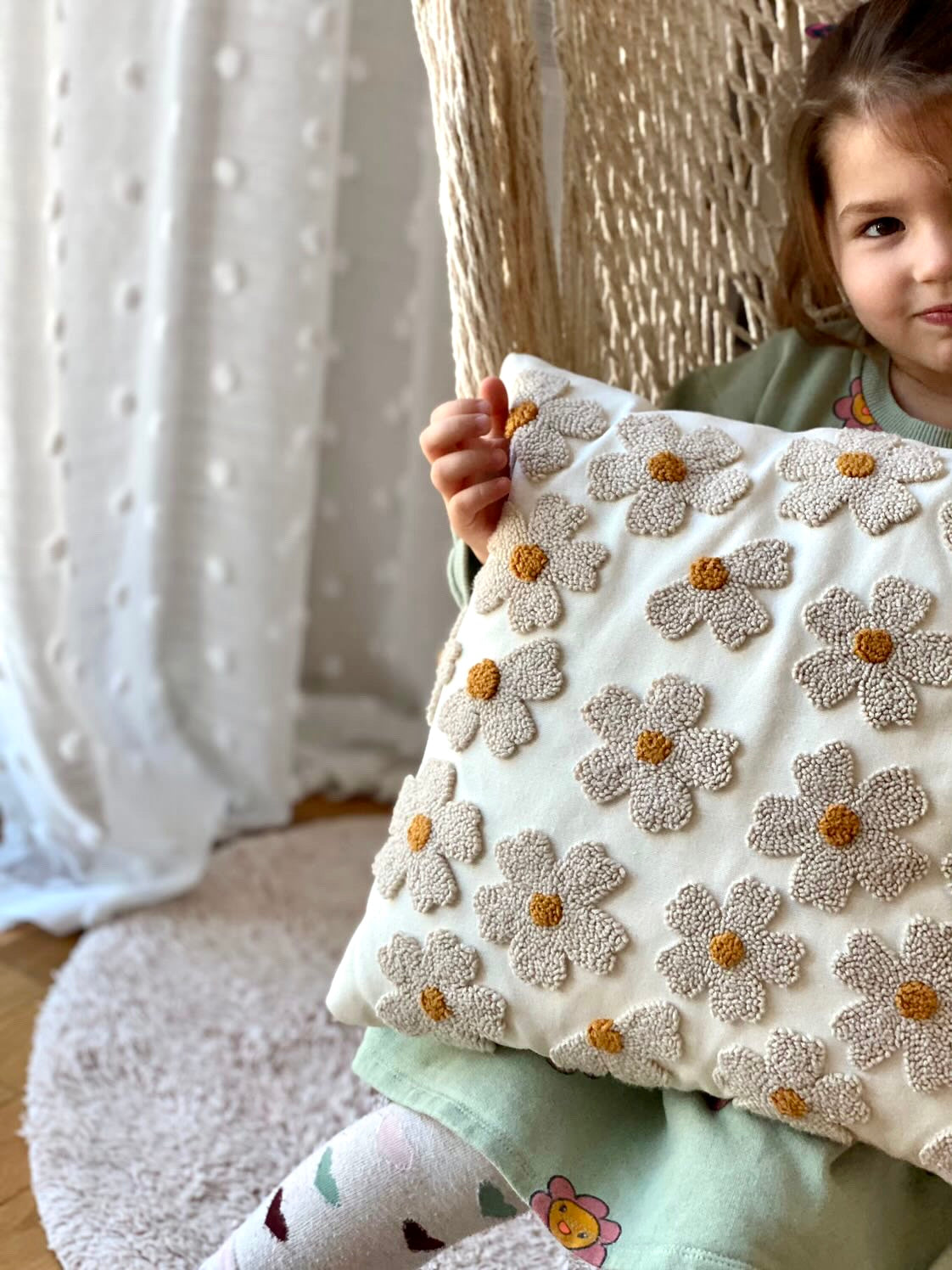 DAISY CUSHION COVER