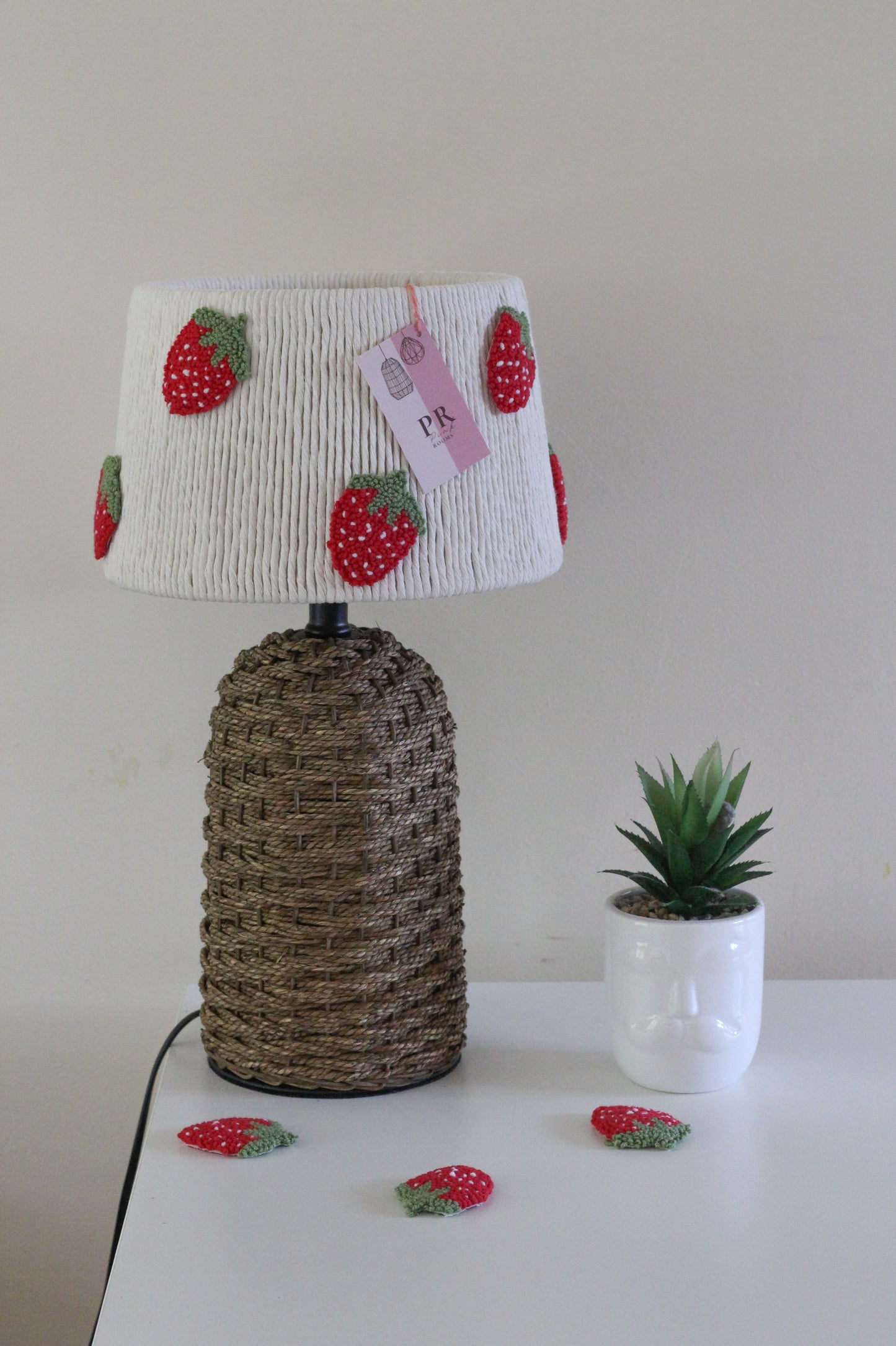 STRAWBERRY LAMP decorated with strawberries