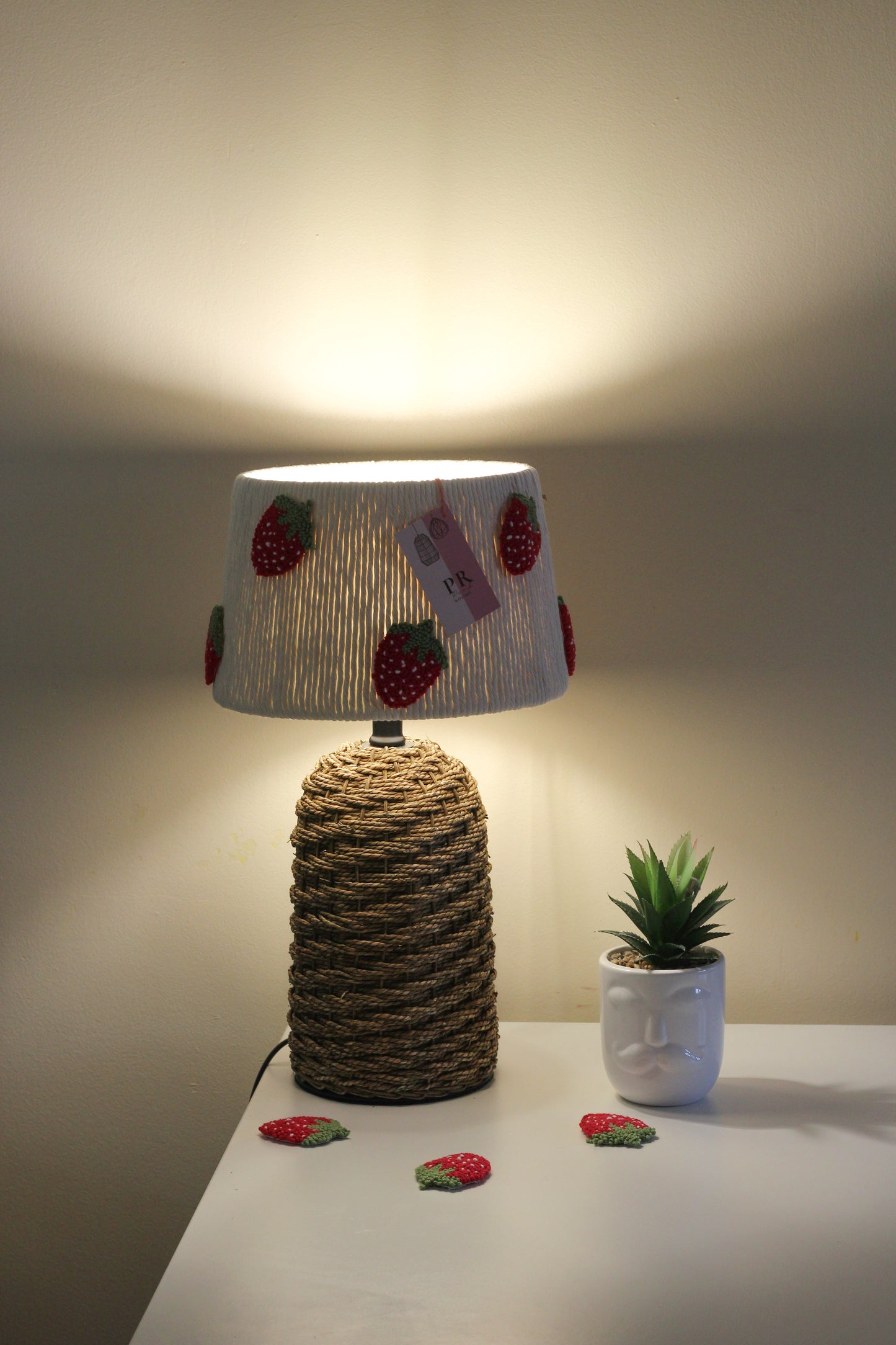 STRAWBERRY LAMP decorated with strawberries